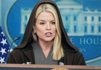 “There Are No Epstein Files”- Says Pam Bondi While Waving Her Hand Like A Jedi